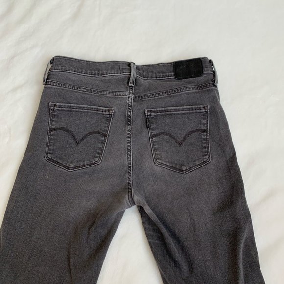 Levi's 720 High Rise Super Skinny jeans (size 28) - W28 L30 - US 6 - Picture 2 of 4